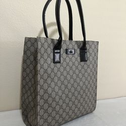 Quality Large Handbag 👜 Like New