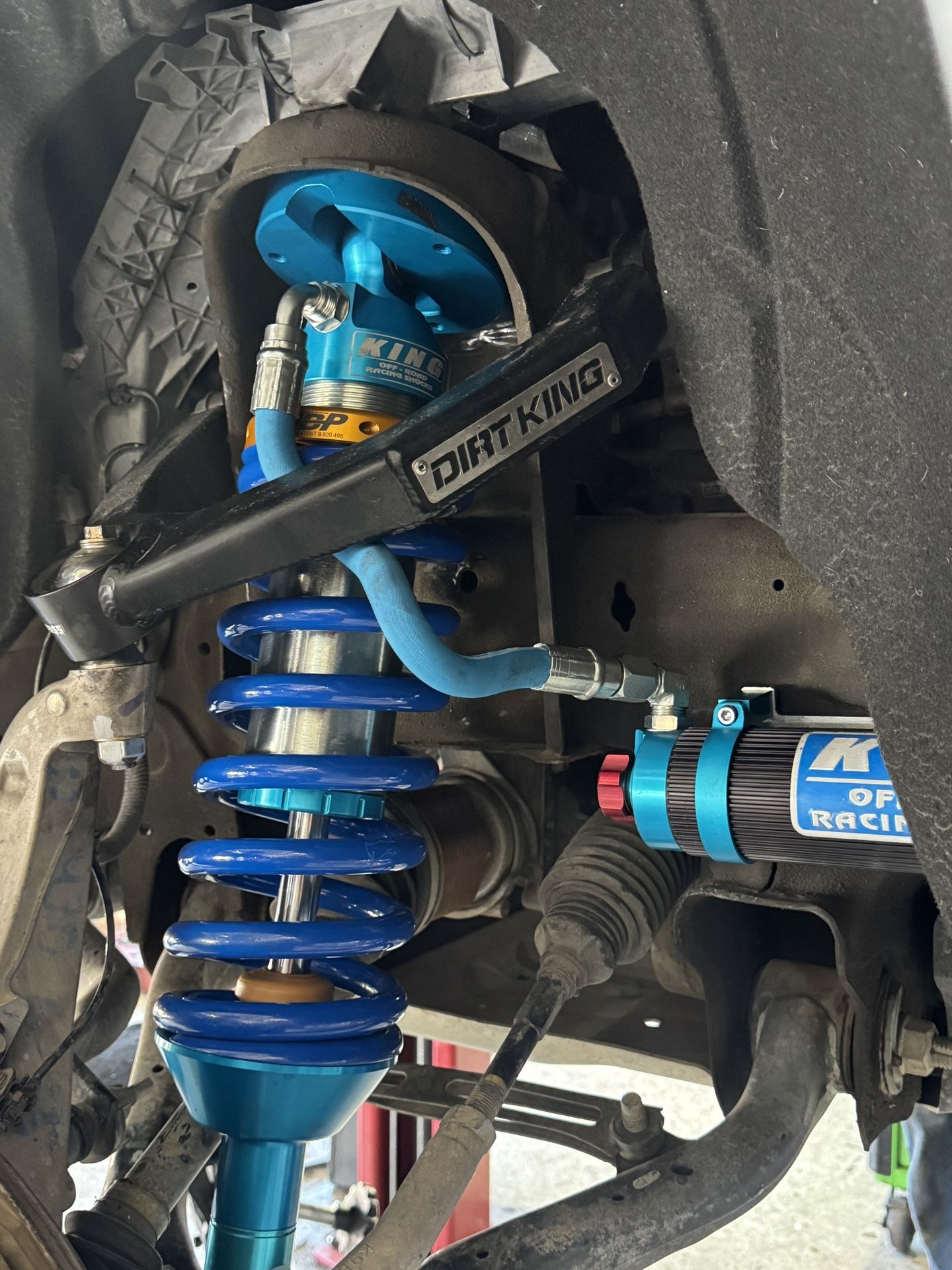 King 3.0s With Adjusters For 19+ Chevy 1500 Trailboss