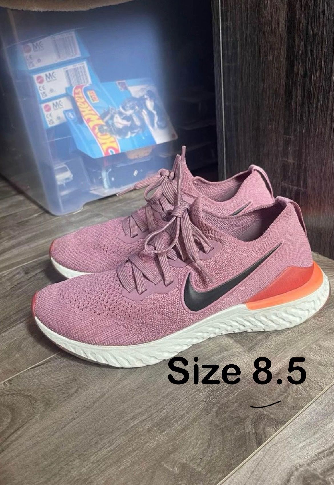 Nike Tennis 8.5