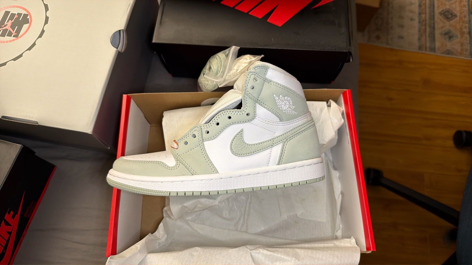 Jordan 1 High Women’s Seafoam Size 6.5 & 9.5