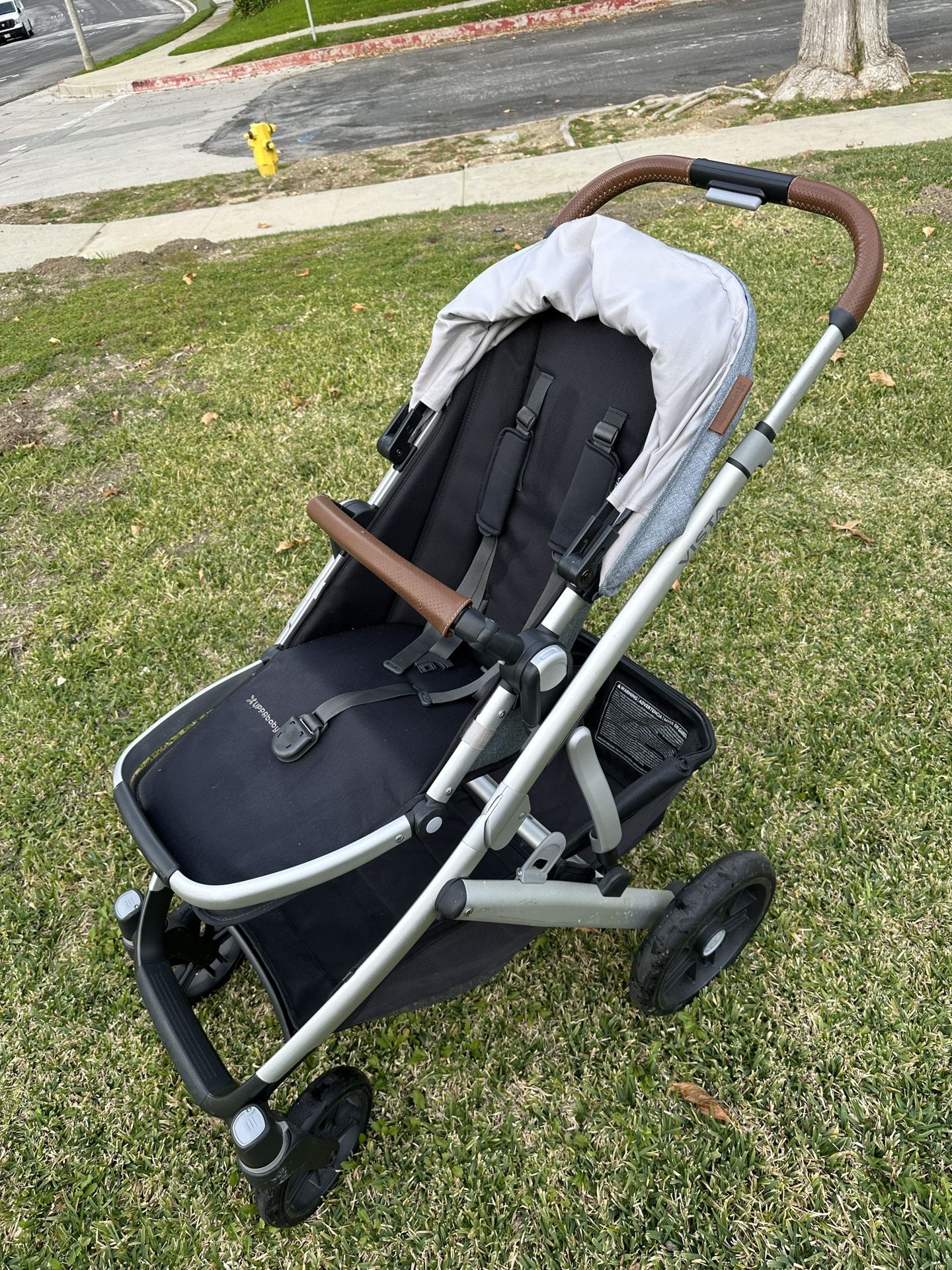 UppaBaby Vista V2 - Full Set - Excellent Condition