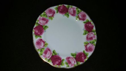 Royal albert Old English rose plate
