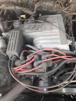 5.0 V8 motor .  Mercury Mountaineer 1998 awd.
