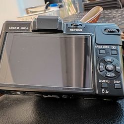  Leica D-Lux 6 camera
