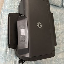 HP Printer Including Cartridges 