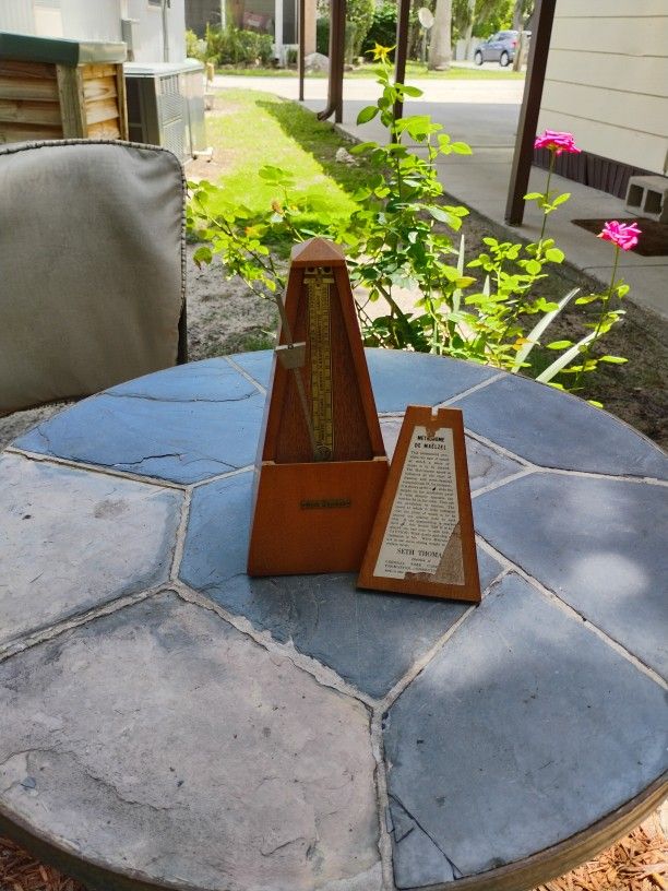 Metronome, Seth Thomas