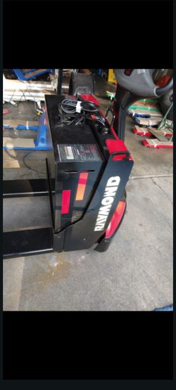 Raymond Electric Pallet $1800  Lancaster Pick Up 