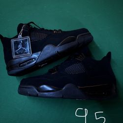 2020 Black Cat 4’s Size 9.5 BOX INCLUDED (READ DISC)