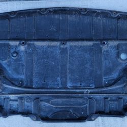 2013 INFINITI G37 engine Splash Guard.