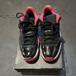 Jordan 11 Low "Bred"