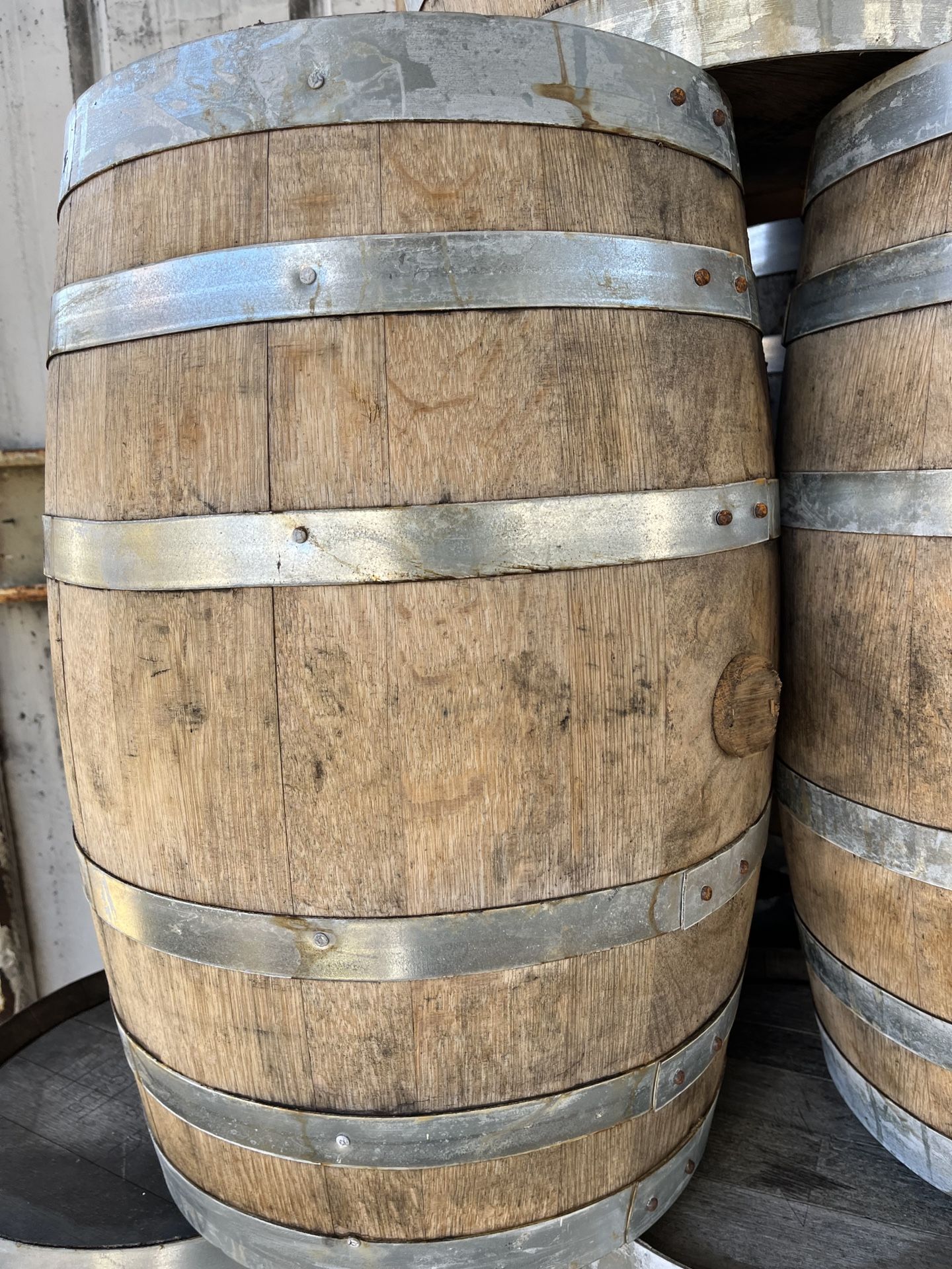 15 Gal Whiskey Barrel 🍇