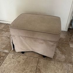 Free Gliding Ottoman