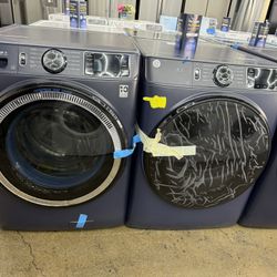 Brand New GE Jumbo Blue Front Load Washer And Gas Dryer Set 