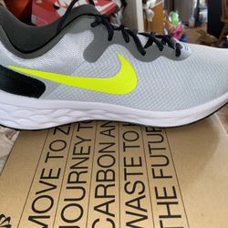 Nike Revolution 6 NN