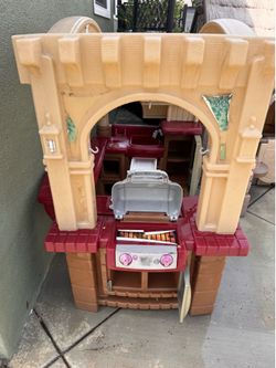 Play kitchen