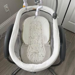 Like New Bassinet/Glider