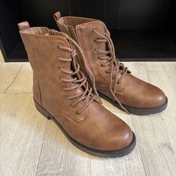 New Amazon brown zip up boots 7 and a half Womens