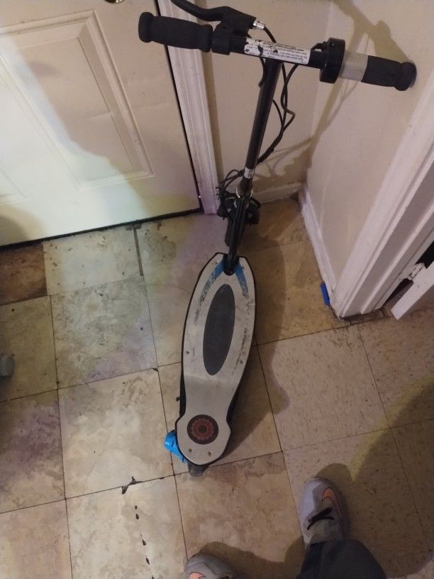 Razor Electric Scooter Model Number Is Power Core E 100