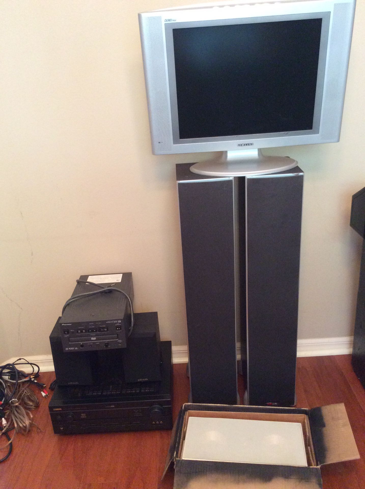 Home theater surround speakers / TV / DVD player / receiver and all cables