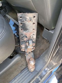 Heavy duty hitch for hauling big stuff and weight