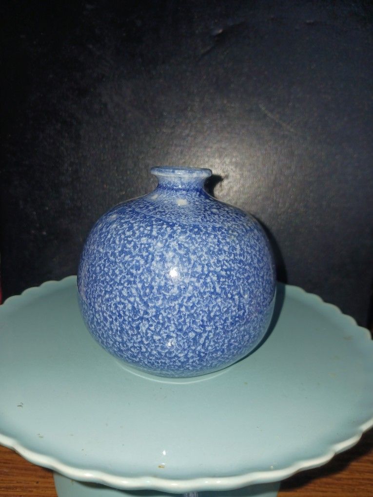 Blue And White Vase: Decorative German Pottery