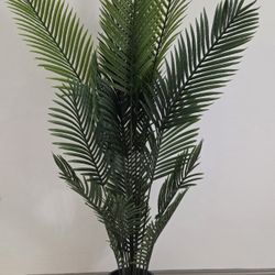 *** REDUCED *** 6ft Faux Areca Palm in 12in (Diameter) Gray Resin Planter @ Lasting Creations 