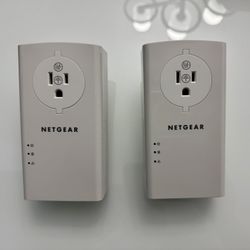 NETGEAR® Powerline 2000 + Extra Outlet PLP2000 TWGJ-N