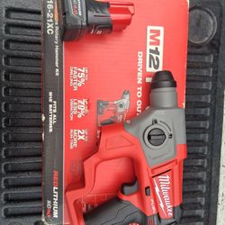 M12 FUEL 12V Lithium-Ion Brushless Cordless 5/8 in. SDS-Plus Rotary Hammer Kit with One 4.0Ah Battery and Bag