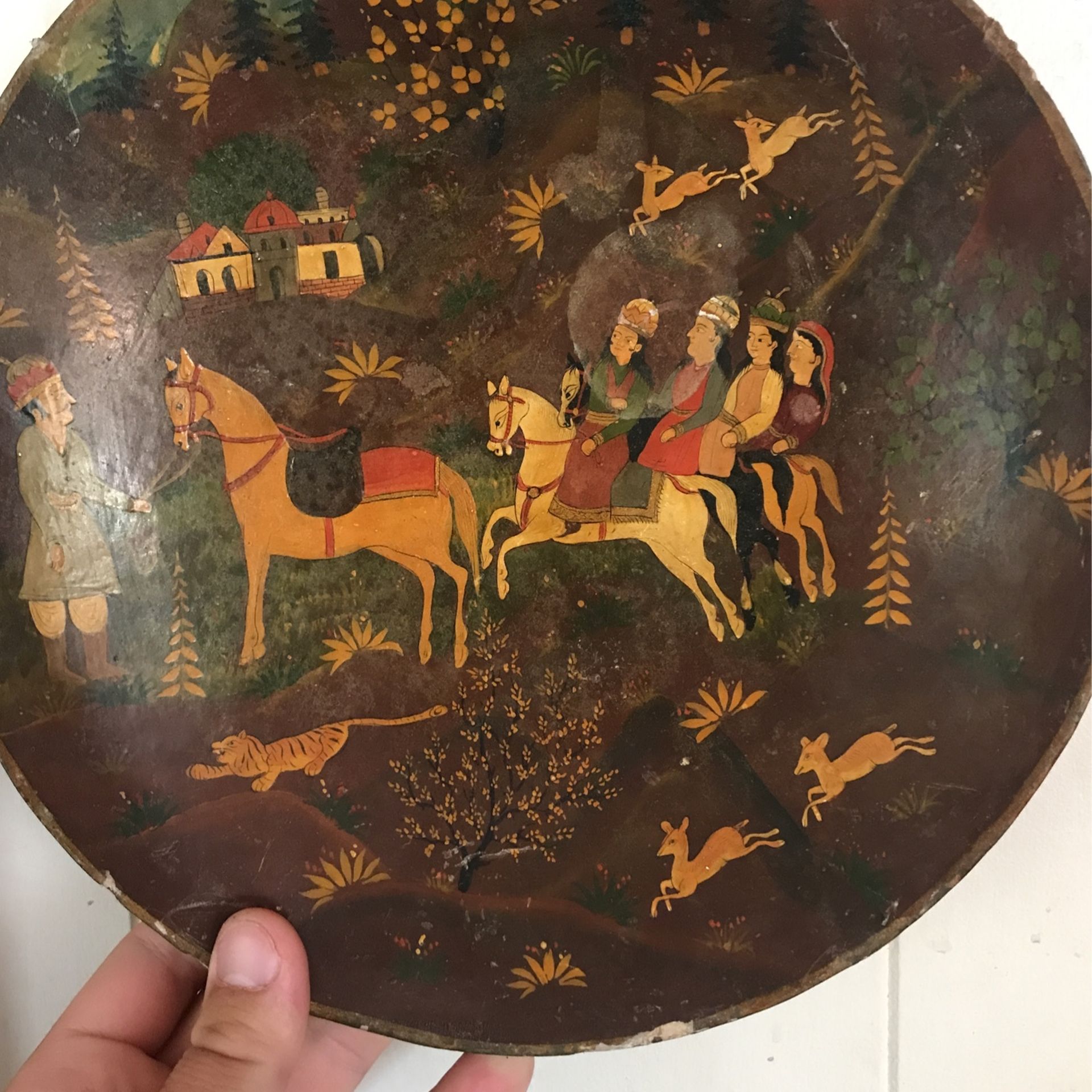 Wooden plate decor
