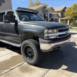 2004  Chevy Suburban 