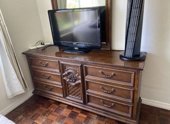 Bedroom Furniture Set