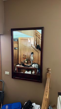 Mirror with 5 hooks. cherrywood.