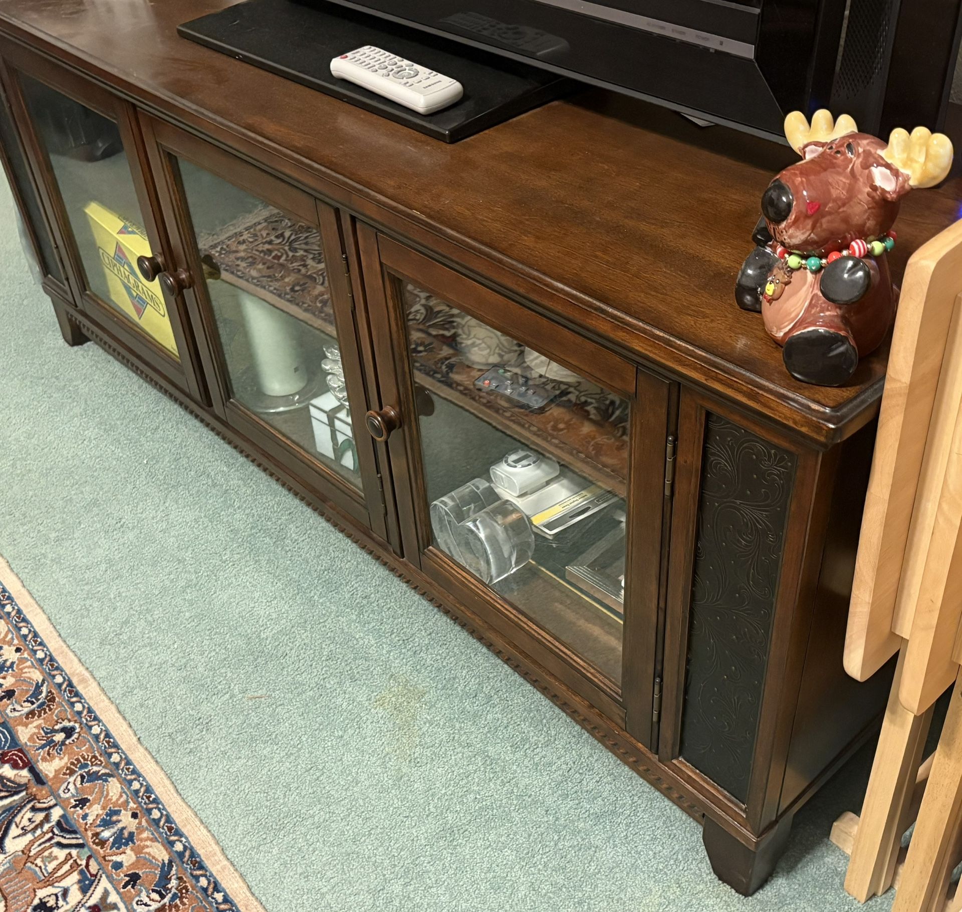 Tv stand