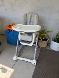 Graco Convertible High Chair with Tray – Clean