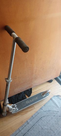 Razor scooter