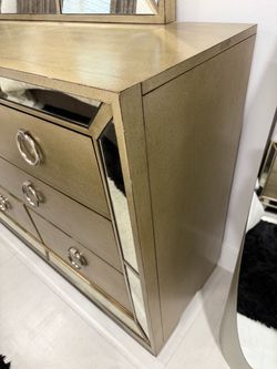 Bedroom dresser with mirror and nightstand