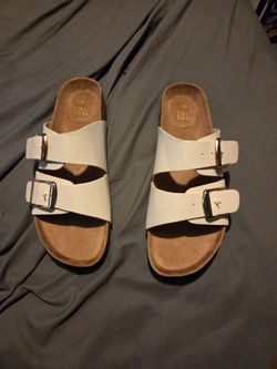 Sandles size 11