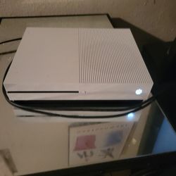 Xbox One S. 