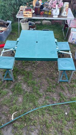Camping Table 4 Seater Folds Up Works Perfect 