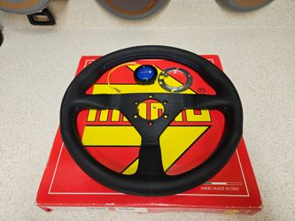 New Momo 350mm steering wheel w/horn