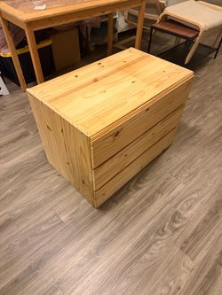 Cabinet w/ 3 Drawers