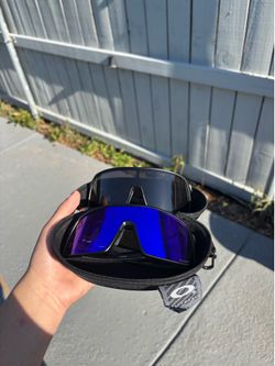 SUTROS Oakleys