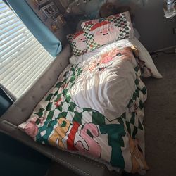 XL Twin Daybed with Pull-Out Twin Trundle – Mattresses + Sheets Included