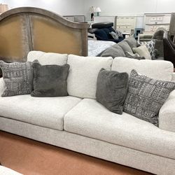 New 96” Sofa 🔥🔥 AVAILABLE NOW