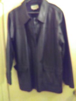 LADIES SIZE XL, BLACK LEATHER JACKET , LIKE NEW