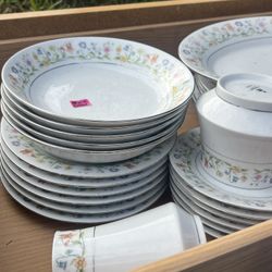 Crown Ming Fine China by Jian Shiang