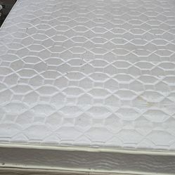 Queen bed box and mattress