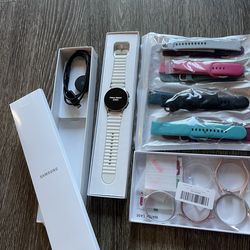 New Condition~ ⌚️Galaxy Watch 7 ~ with accessories