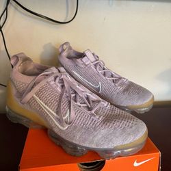 Vapor Max Purple Nike 8.5 $35