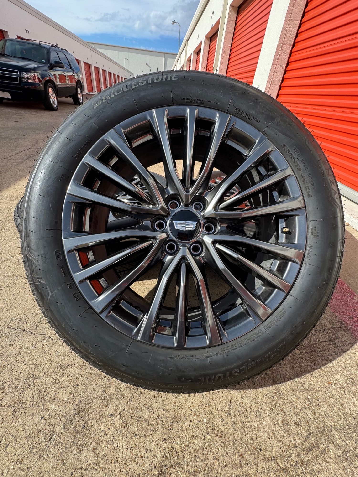 22s Chevy Gmc Escalade v Shaped wheels Rims Rines Wheels Tires 2024 Oem 6lug